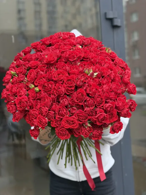 51 ветка кустовых роз Рубикон (Rubicon)